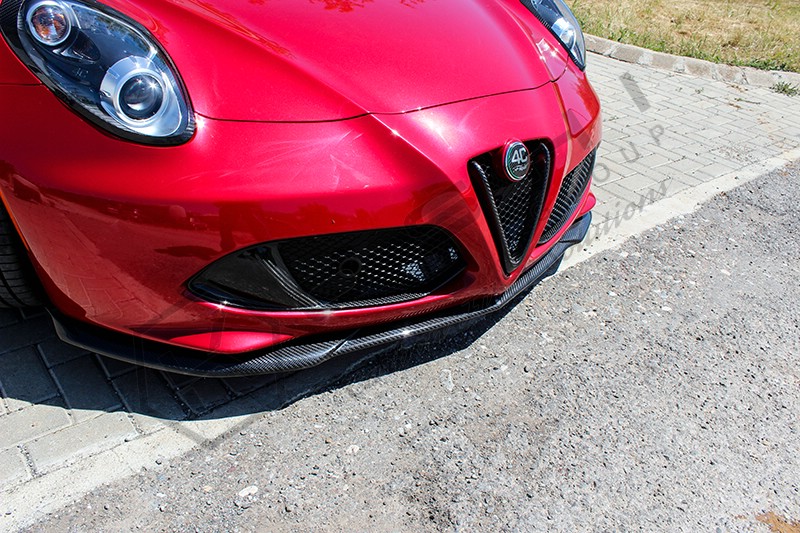 Alfa_Romeo_4C_Carbon_fiber_front_splitter_5